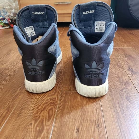 Adidas Tubular shoes - Picture 4 of 5